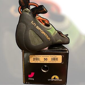 La sportiva tarantulace rock climbing shoes- Olive/Tiger USA LADY 17